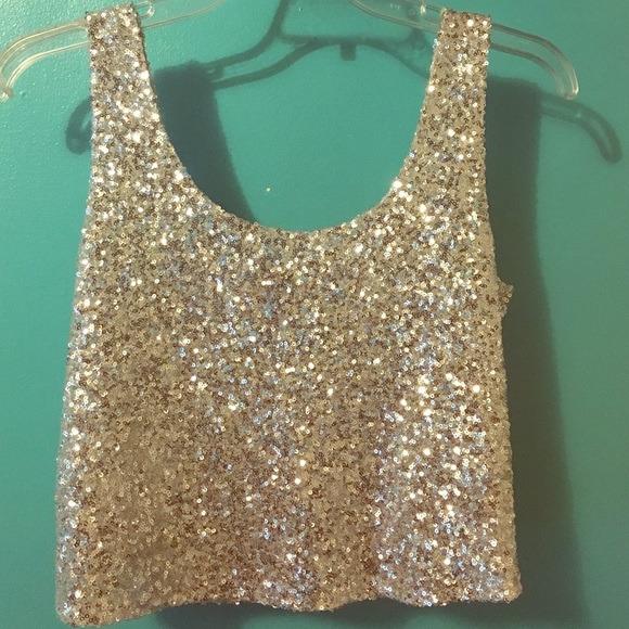 Silver sequin crop top 😍 Like new condition