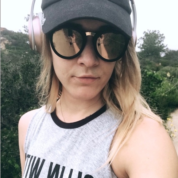 Meet your Posher, Bree - Picture 3 of 4