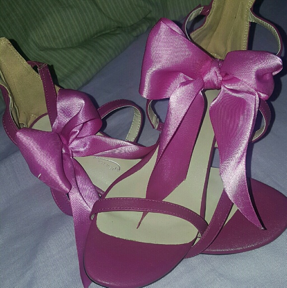 WOMENS SHOES