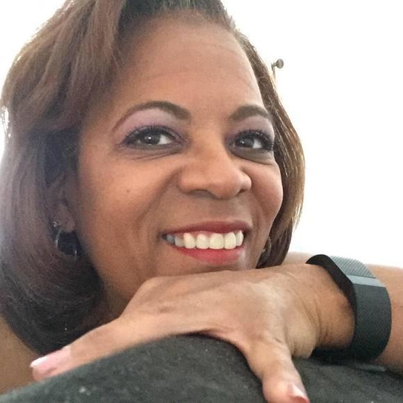 Meet your Posher, Debbie - Picture 1 of 1