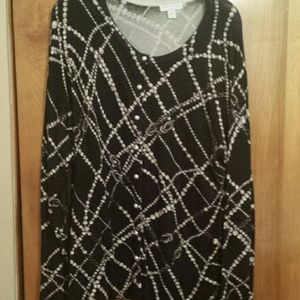 Back & White Sweater with pearl buttons