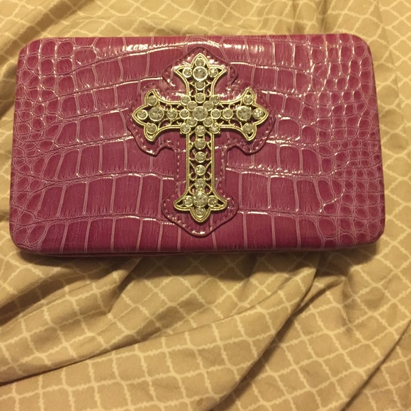 Cross wallet