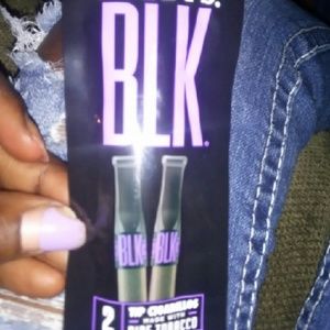 Meet your Posher, Ebony