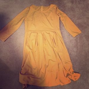 Cute yellow long-sleeved dress 💛👗💛