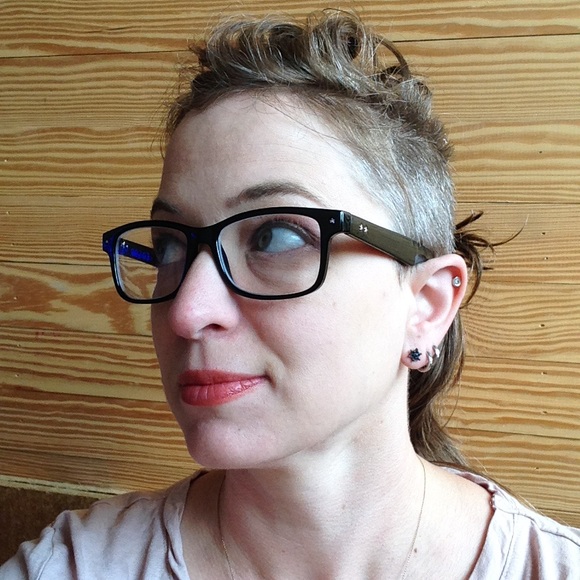 Meet your Posher, Kendra