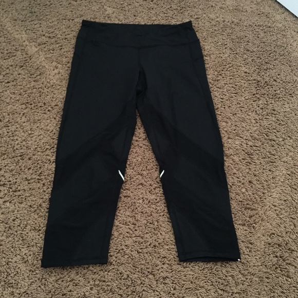 Zella mesh Capri leggings size s