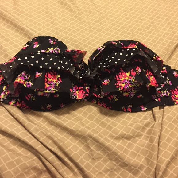 Victoria secret swim top size 34D