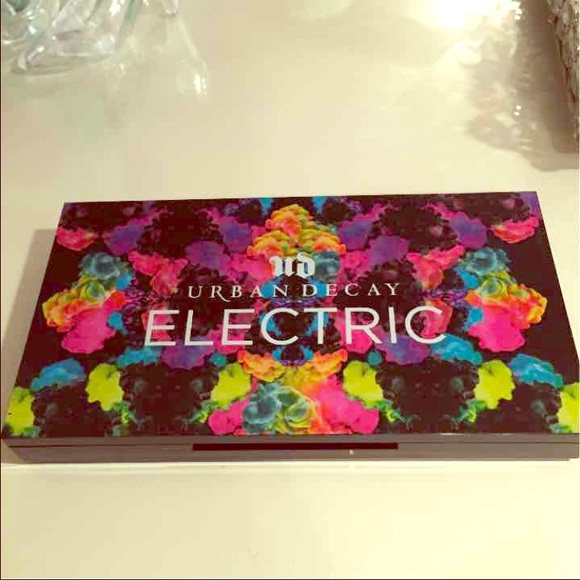 Urban Decay Electric eyeshadow palette
