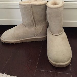 UGG classic short sheepskin boot