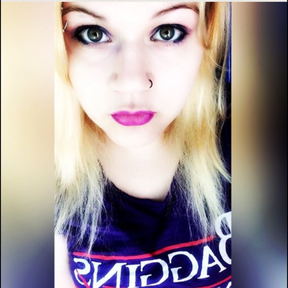 💋 About Me! 💋 - Picture 2 of 2