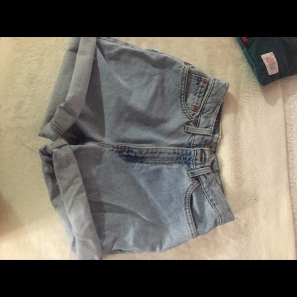 High Wasited Levi jean shorts