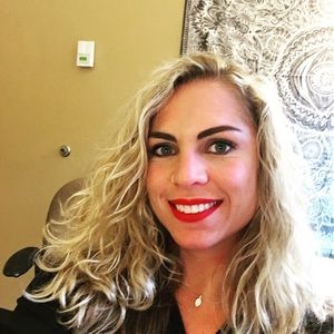 Meet your Posher, Leslie