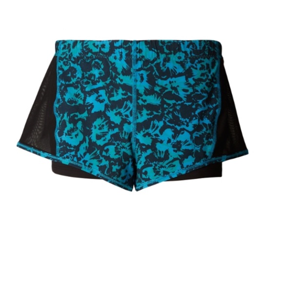 Lululemon meshed up shorts size 6