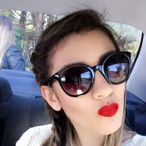 Meet your Posher, Ariana