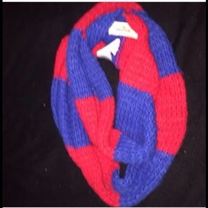 Hollister winter scarf