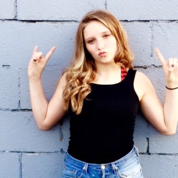 Meet your Posher, Kylee - Picture 1 of 1