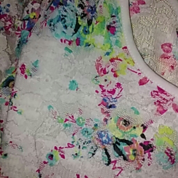 Blouse - Picture 2 of 4