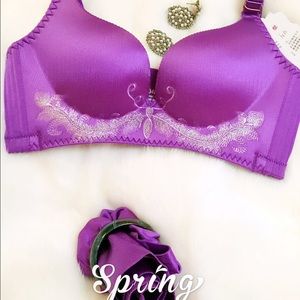 Embroider style wireless bra 👙2piece for sale