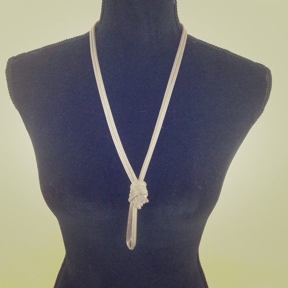 Knot Necklace