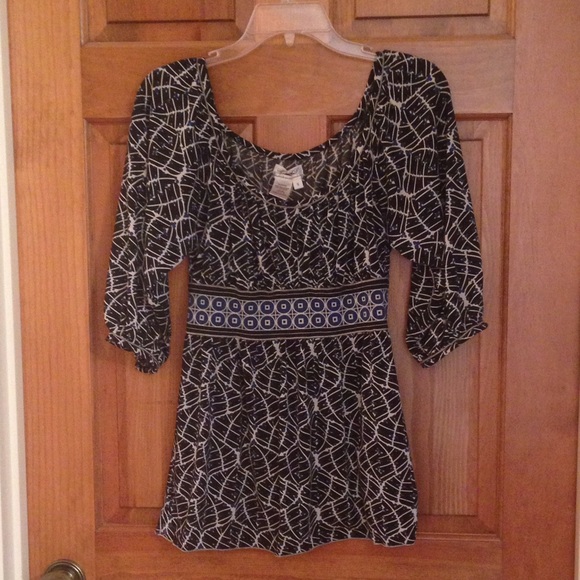 Tops - Size small absolutely adorable shirt!