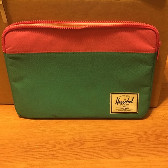 Herschel Case for 13 inch Mac