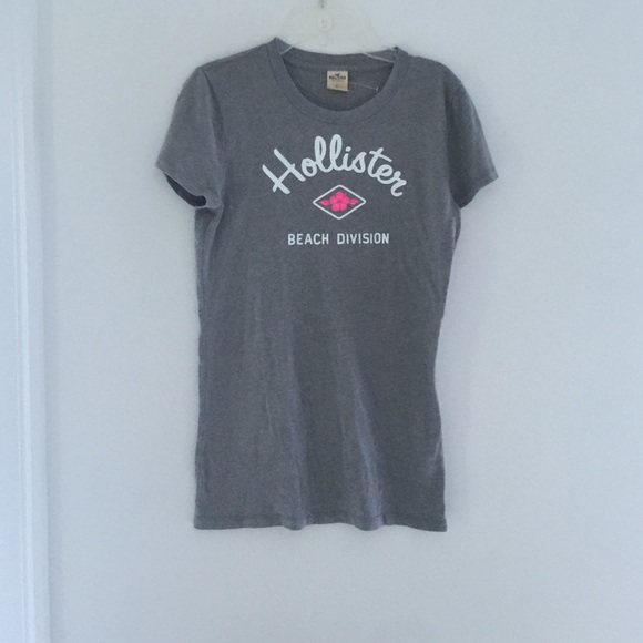 BRAND NEW Hollister tee - Picture 2 of 3