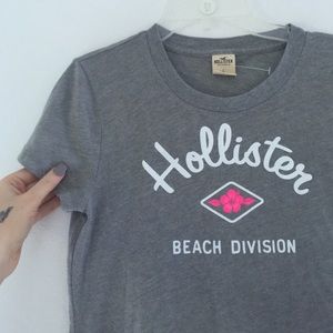 BRAND NEW Hollister tee