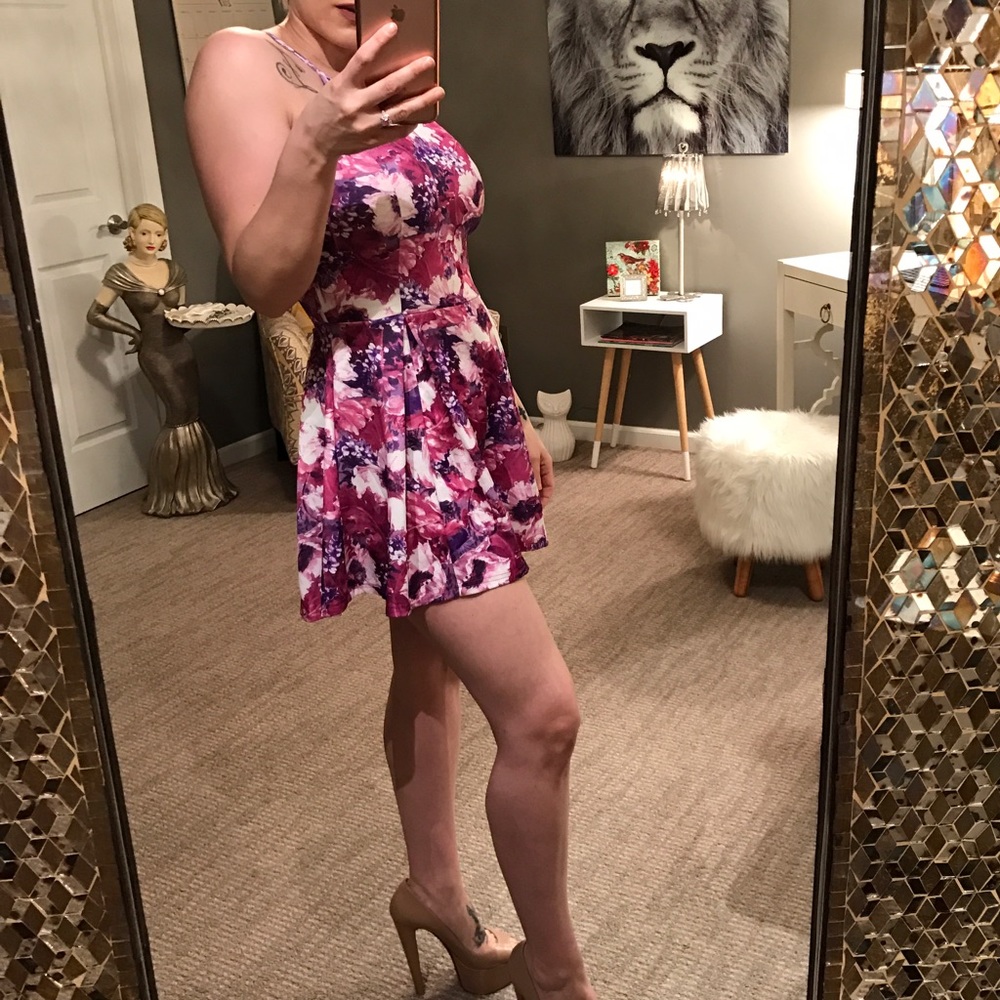 Floral Romper - Picture 2 of 3