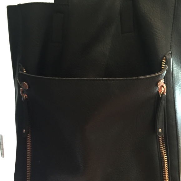 Handbags - Black leather bag