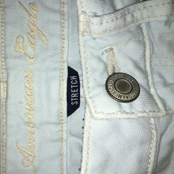 Light wash American Eagle shorts! - Picture 4 of 4