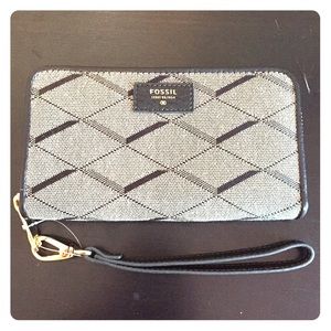 NWT!! Fossil Sydney Phone zip Wallet