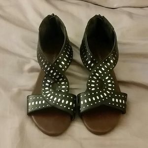 ADORABLE BLACK SANDALS