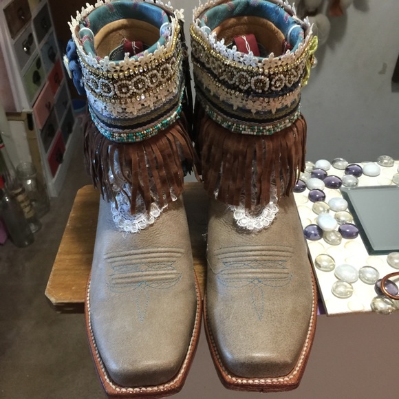 beautiful upcycled cowboy boots size 10