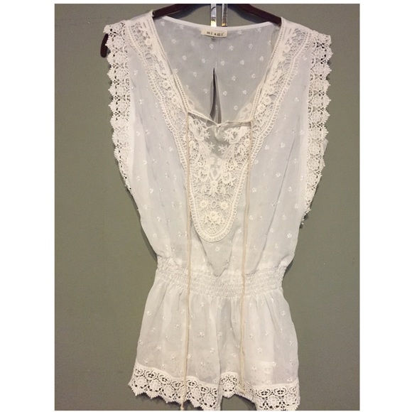 Crochet Lace Sleeveless Top