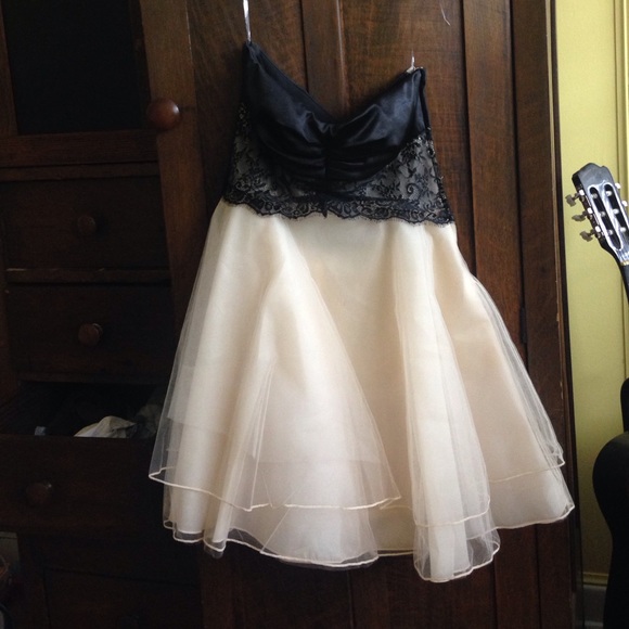 strapless formal dress