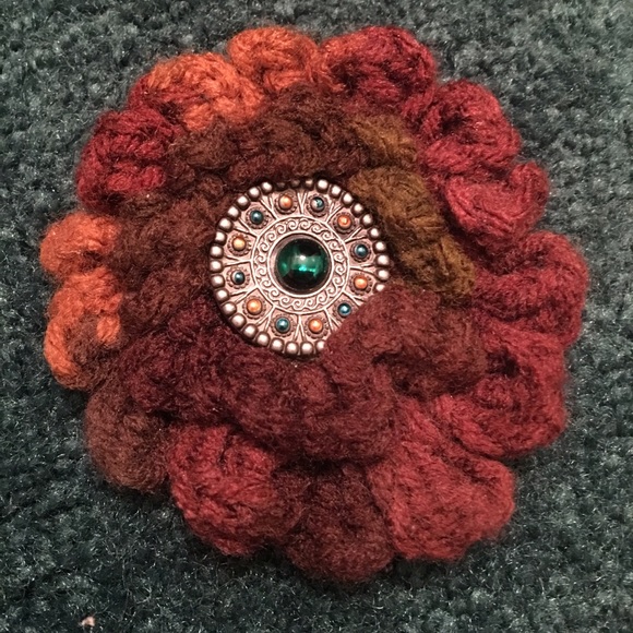 Crochet flower hair clip