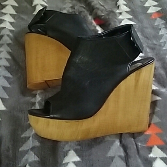 Steve Madden leather slingback wooden wedge