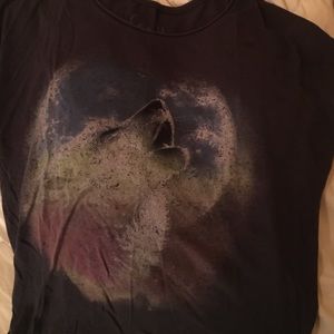 Forever 21 "howling at the moon" wolf shirt