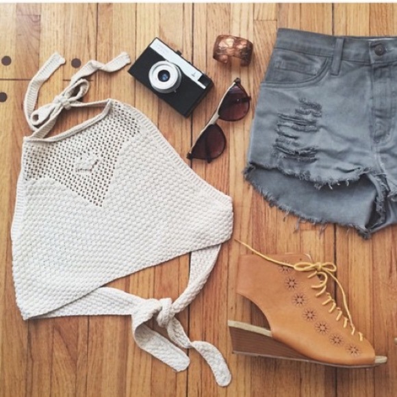 Tops - Oatmeal beige crochet crop halter top
