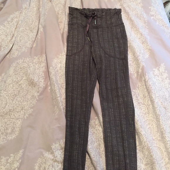 Full length gray patterned leggings