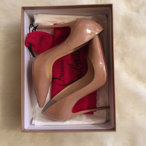 *SOLD*So Kate Christian Louboutin Nude Pumps*SOLD* - Picture 2 of 4