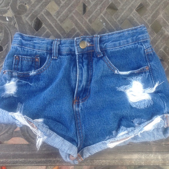 🚫SOLD🚫 Brandy Melville distressed shorts