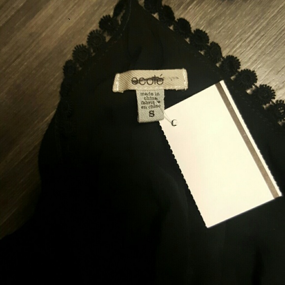 Ecote Black Romper NWT Crochet T Back - Picture 4 of 4