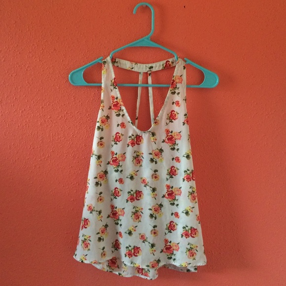 Flirty Floral Tank❤️