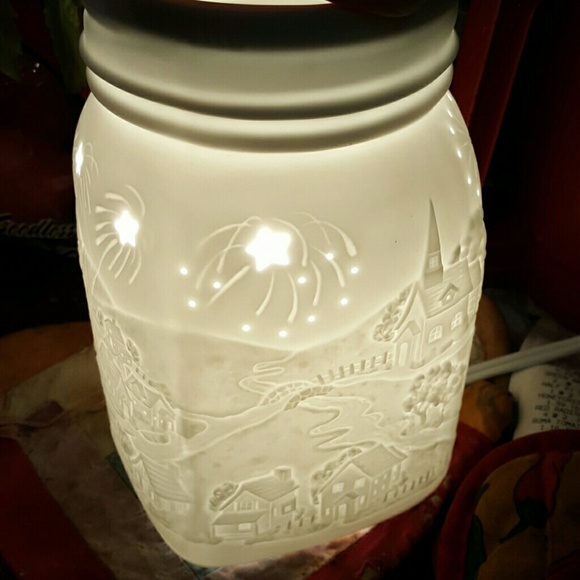 Scentsy "CELEBRATE" July 4th/Summer Warmer NIB - Picture 2 of 4