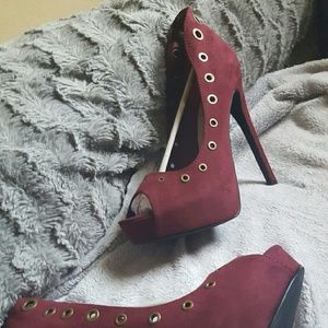 Bordeaux size 10 sueded peep toe pumps