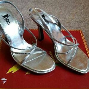 Silver dress heeled shoes