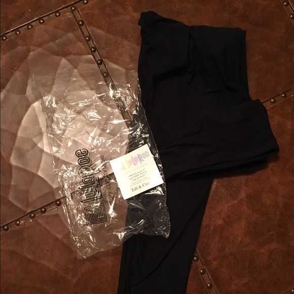 LulaRoe Black Solid leggings Tall and Curvy