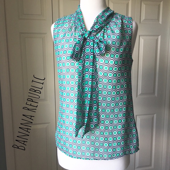 Banana Republic Tops - Green Geometric Sleeveless Blouse