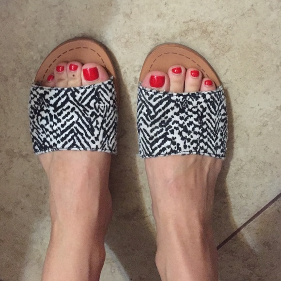 Dolce vita slide in sandals